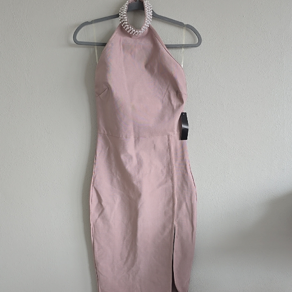 VENUS Pink Sheath Cocktail Dress Knee-Length Sleeveless Halter Backless